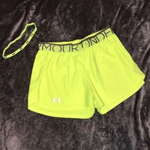 Neon under armour running short and headband